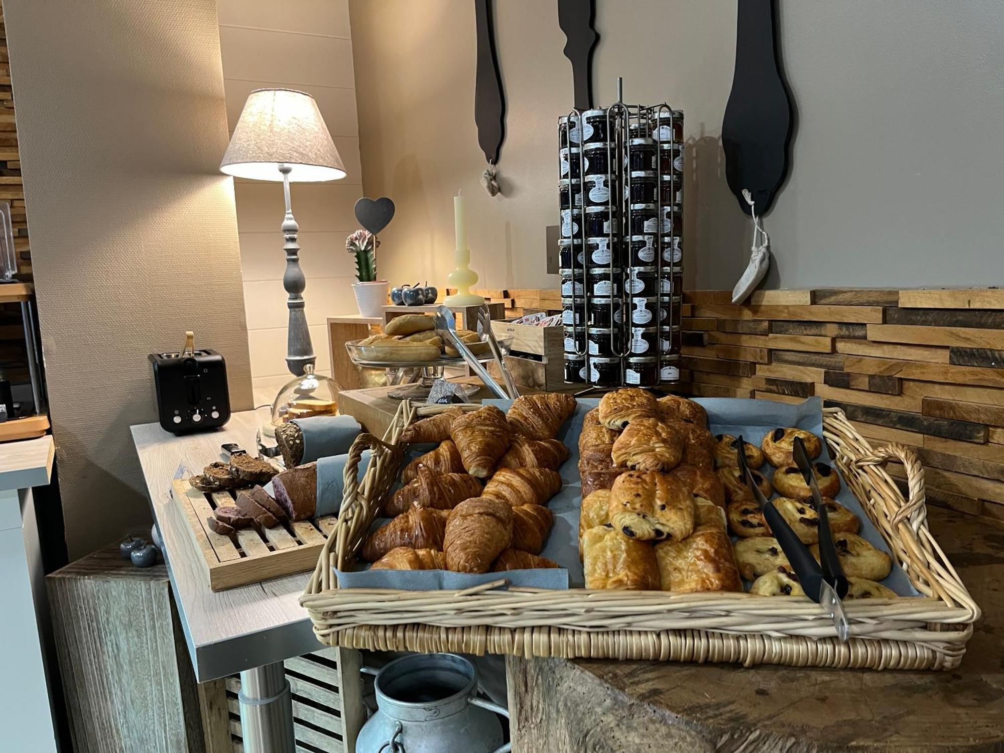 Hotel Best Western La Mare O Poissons Ouistreham Bagian luar foto